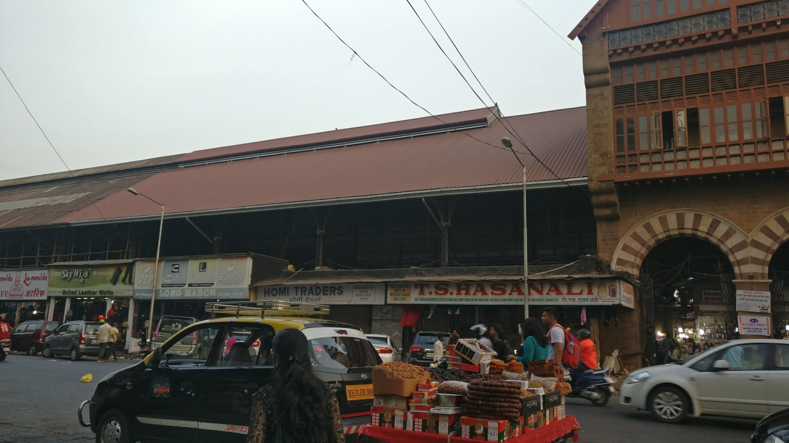 Market-tour-in-mumbai